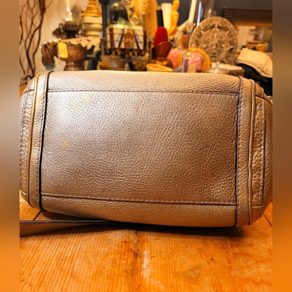 Gucci Bella Gold Leather Shoulder Handbag Crossbody - Picture 5 of 6